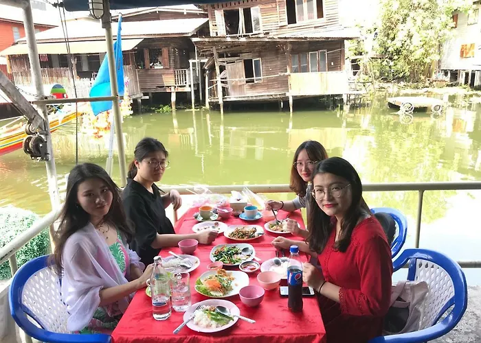 Canal Next Door Guest house *
